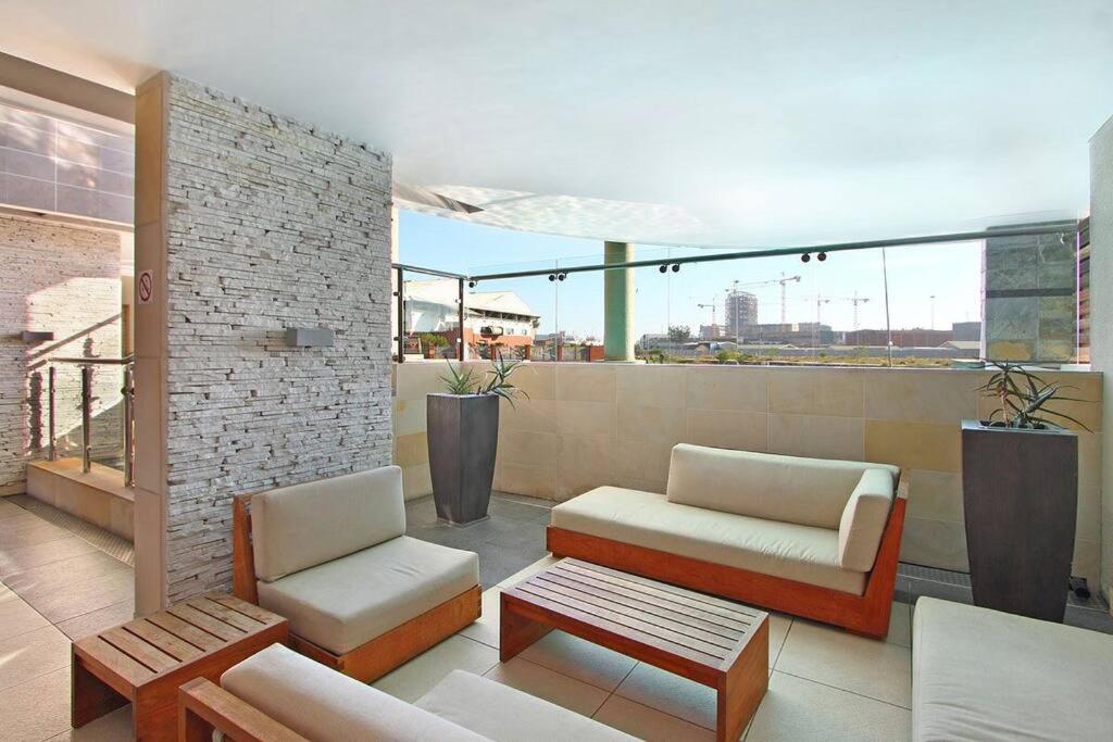 Canal Quays No Load Shedding Two Bedroom * Kapstadt