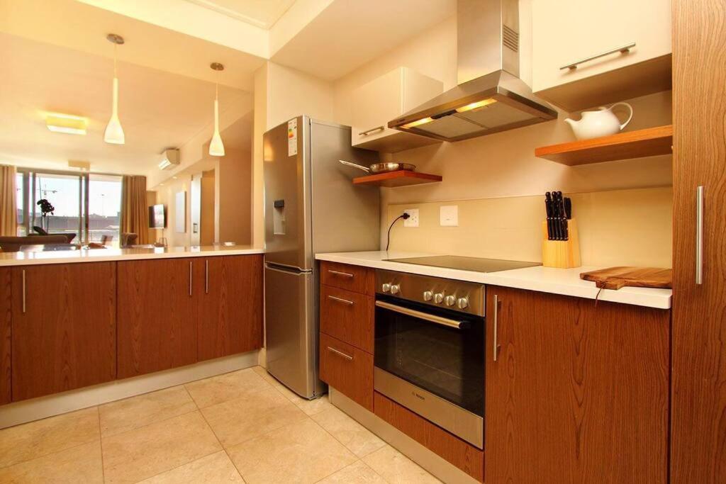 Canal Quays No Load Shedding Two Bedroom Apartment Kapstadt