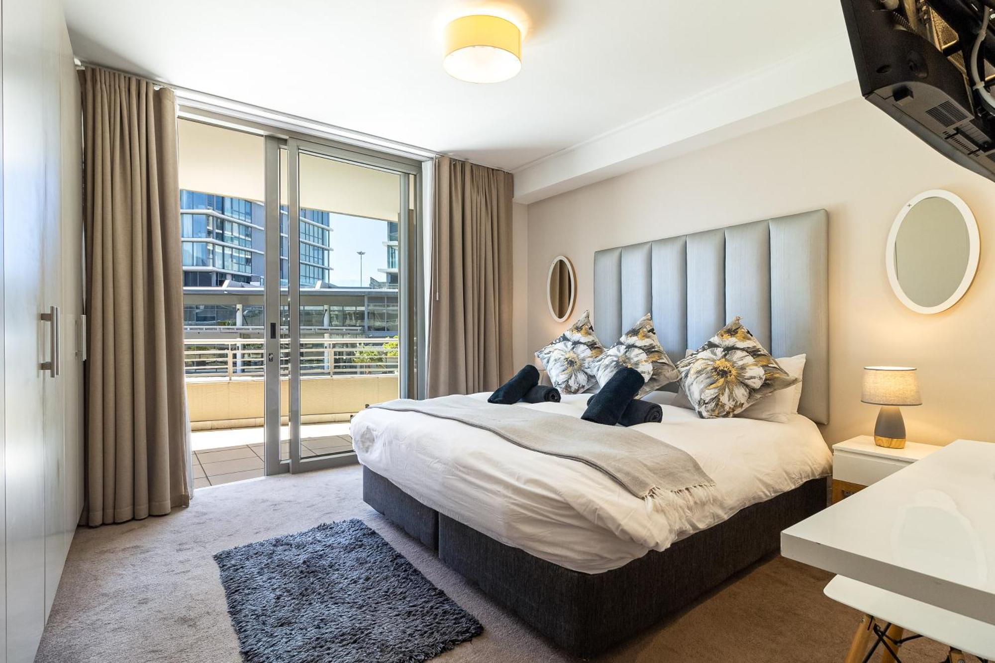 Canal Quays No Load Shedding Two Bedroom Kapstadt